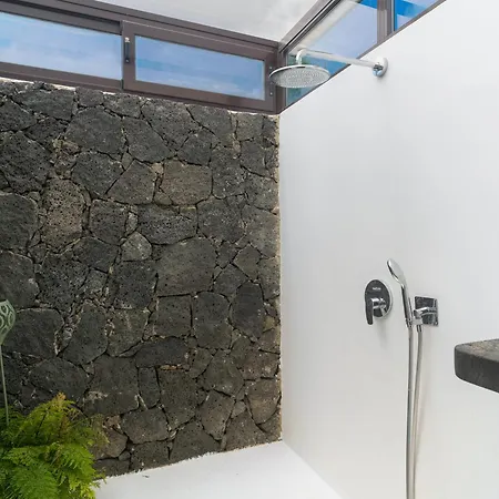 Lola - Vipvipvillas * Costa Teguise